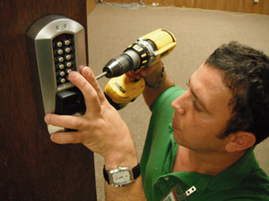 Hawaii Kai Locksmith in a High-Tech Mobile Workshop